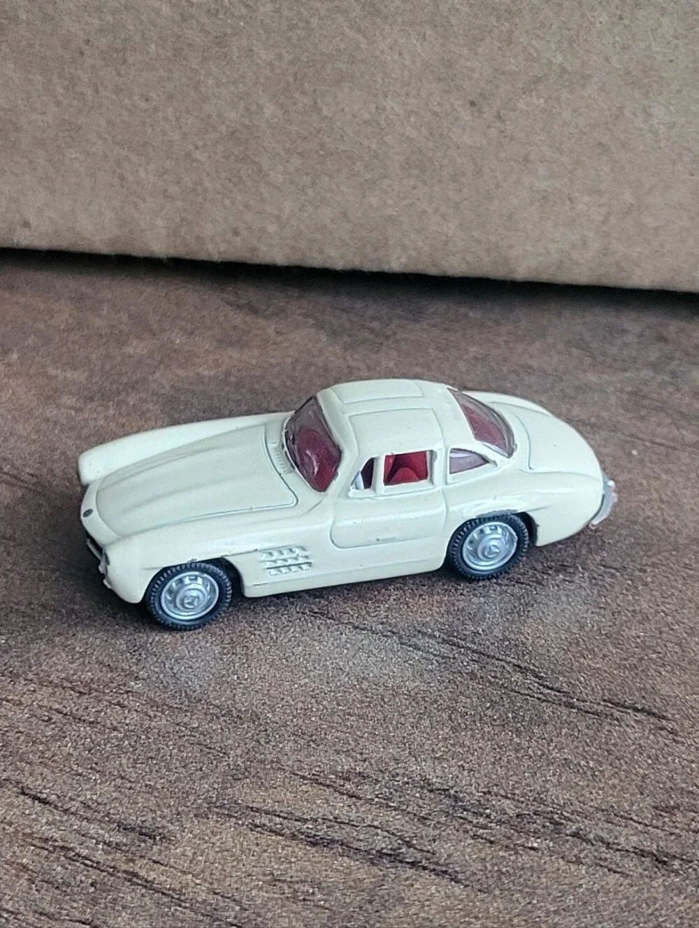 Malibu International dinky collection 1954-55 Mercedes-Benz 300 SL Gullwing